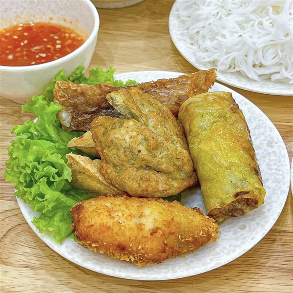 Bún cá chấm Hằng