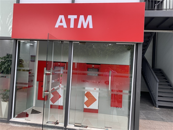 Cây ATM Techcombank